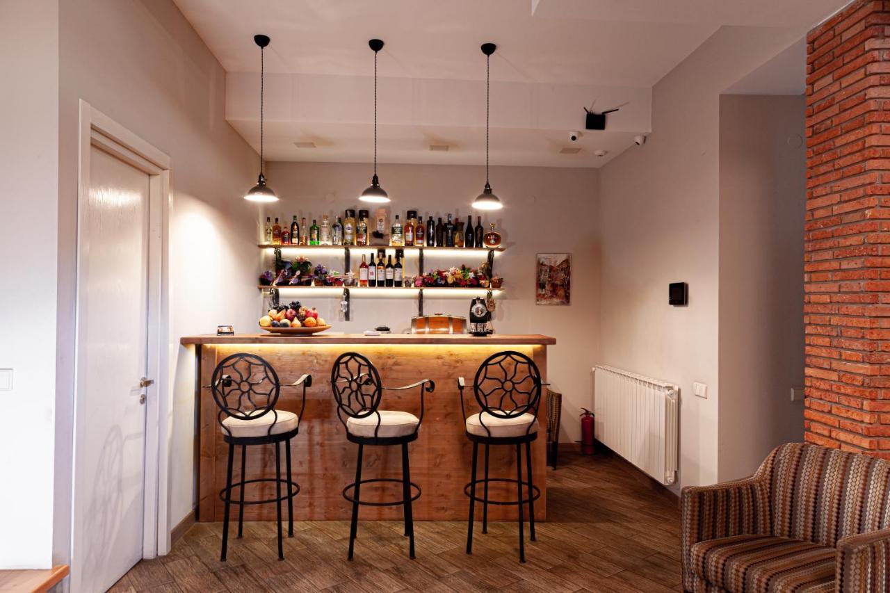 Hotel Winoterra Tbilisi Bagian luar foto