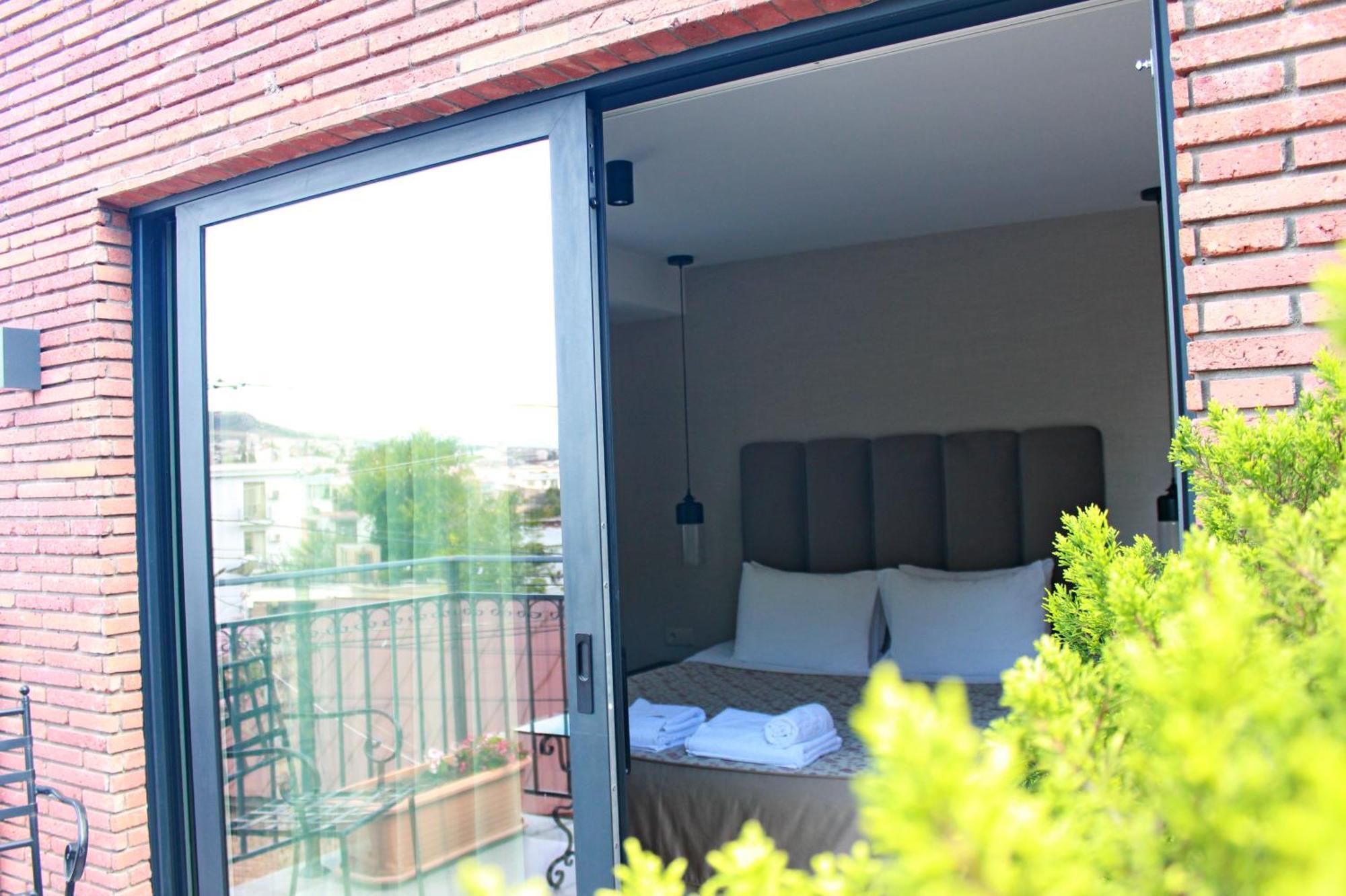 Hotel Winoterra Tbilisi Bagian luar foto